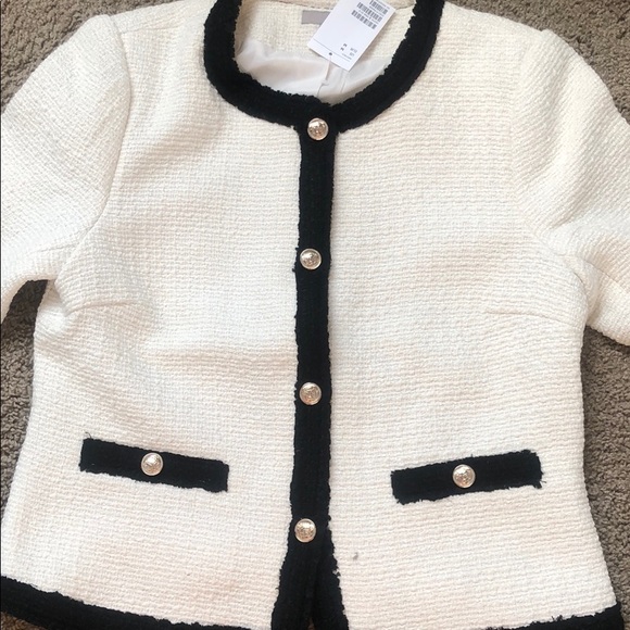 I am selling brand new clothes - Picture 1 of 2